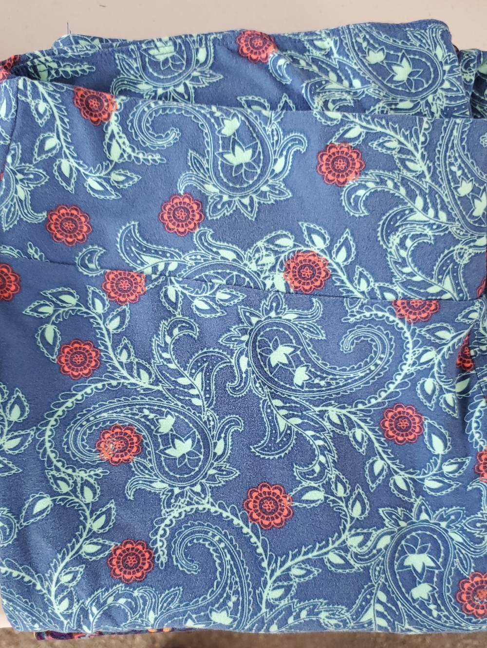 #L044 (CH) NWOT LuLaRoe Blue and Red Leggings In A Vibrant Design